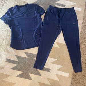 Cherokee FORM scrub set. NAVY BLUE
